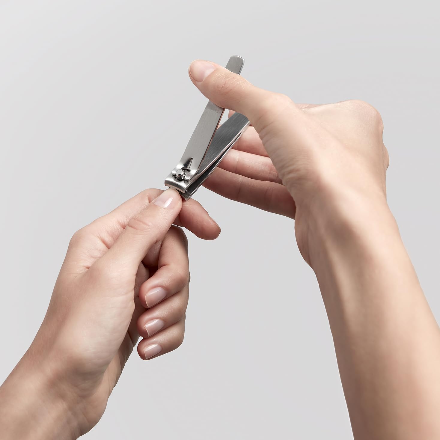 ZWILLING Cortaúñas (para uñas de manos y pies, fuerte efecto de palanca, filo ligeramente curvado, hipoalergénico), Premium, plata, 85 mm