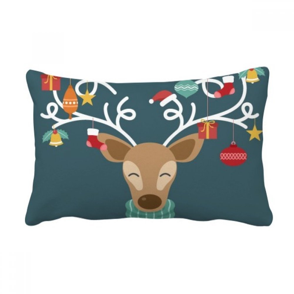 Soulager le dos sur le canapé avec le coussin de noël lombaire motif élan
