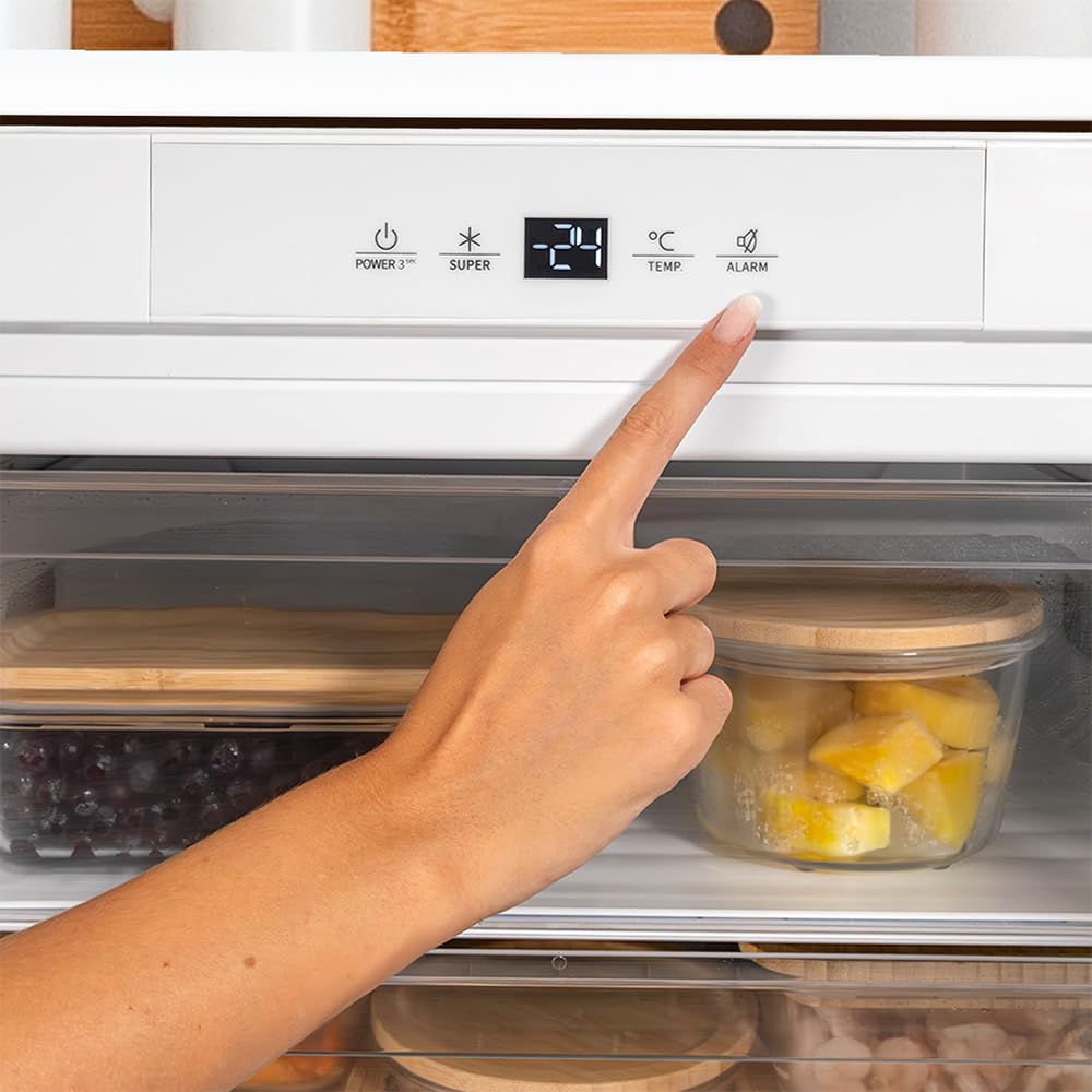 Cecotec Bolero Coolmarket TF BI 101 Congélateur Intégrable 101 L Blanc Écran Tactile Fast Freezing Porte Réversible Température Réglable -14 °C à -24 °C LED Intérieur Alarme