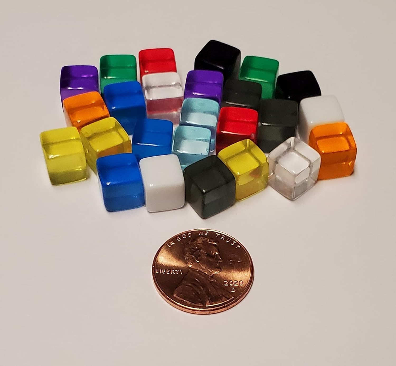 quEmpire Gaming 25x Very Small 8mm Counting Markers Multicolor Cubes Blank Dice for Tabletop Gaming and Education