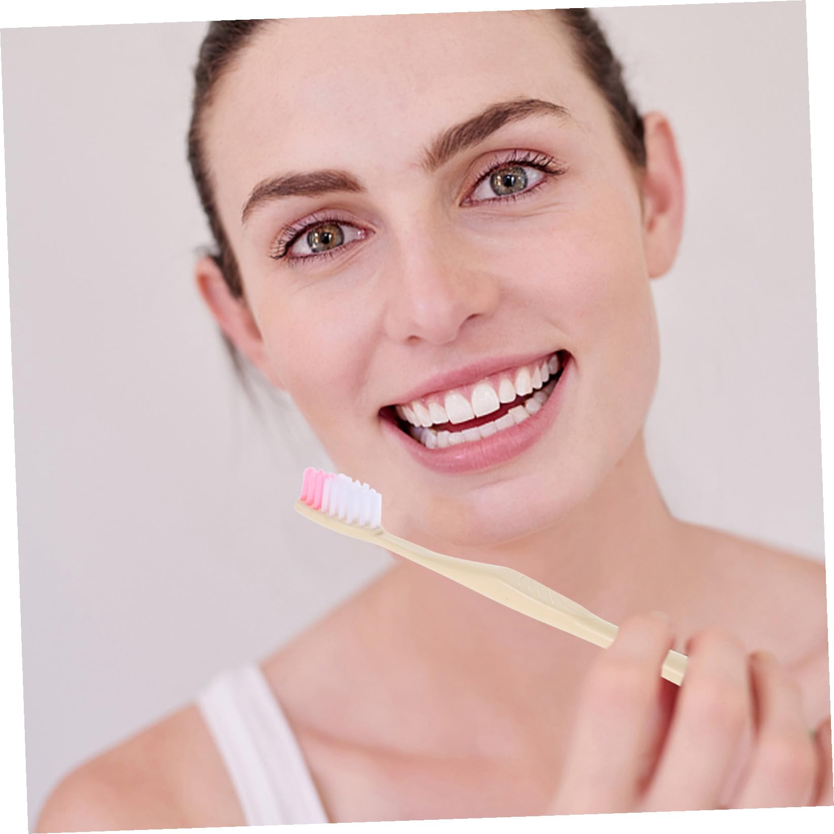 Set 100 Pezzi Spazzolini da Denti Manuali Usa e Getta con Dentifricio, Confezionati Singolarmente per Viaggi, Hotel e Uso Monouso Stili multipli