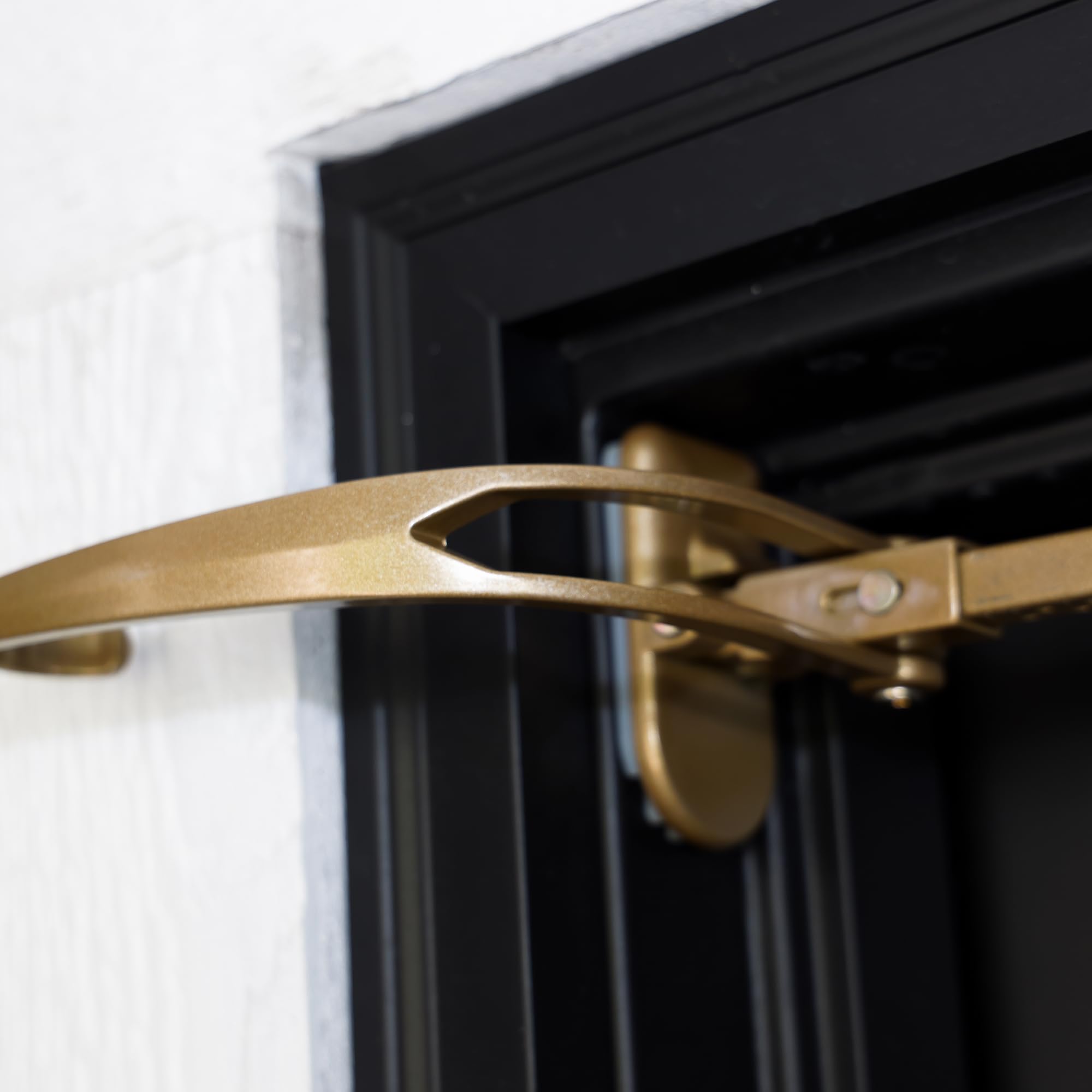 VILLAGE LIGHTING COMPANY Colgador de guirnalda ajustable para puertas de 52 a 82 pulgadas, hierro fundido resistente, decoración de Navidad sin clavos ni tornillos
