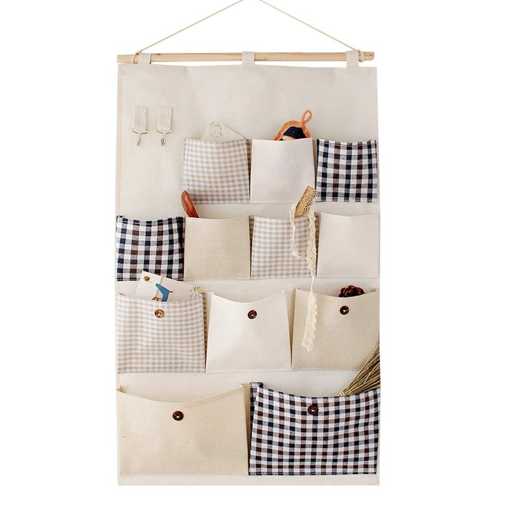 Sac suspendu en coton derrière la porte pour optimiser votre chambre