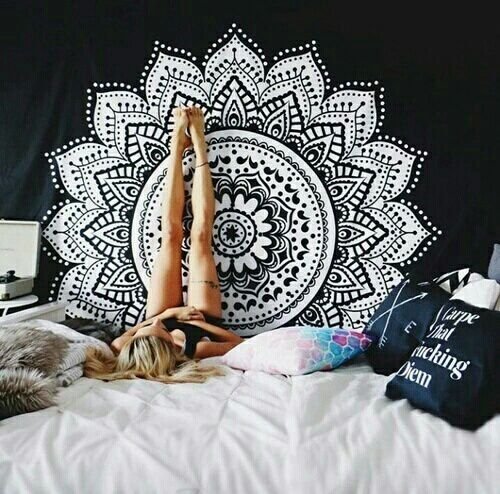 Tenture Murale Mandala 150x210 Cm - Décoration Chambre, Salon - Tissu Polyester - Style Indien Bohème