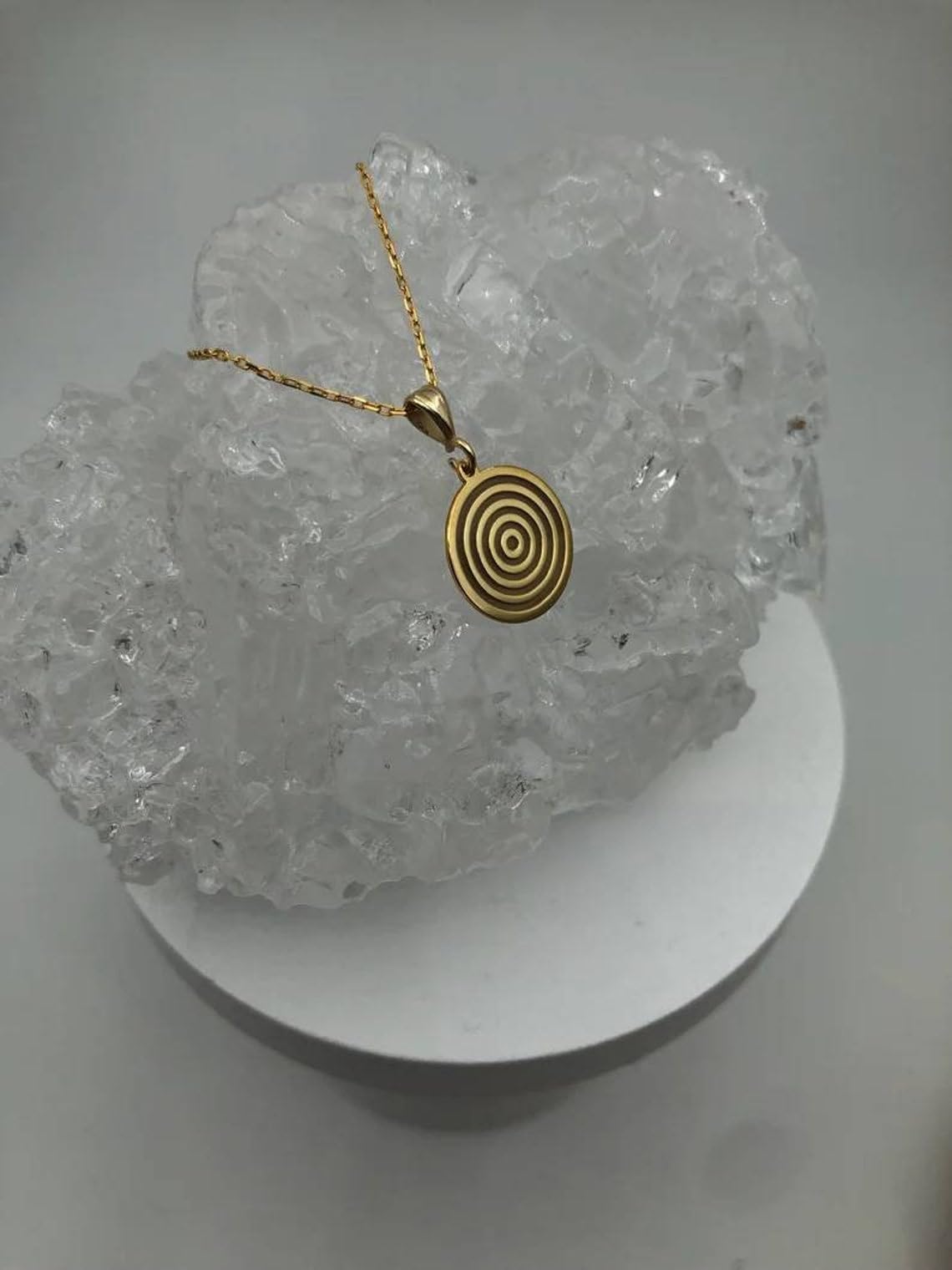 LKBEADS Collana in argento sterling 925 da 22 mm | catena da 18 pollici | ciondolo con cerchi geometrici incisi, piccolo anello astratto per marito | placcatura in oro | L_01782