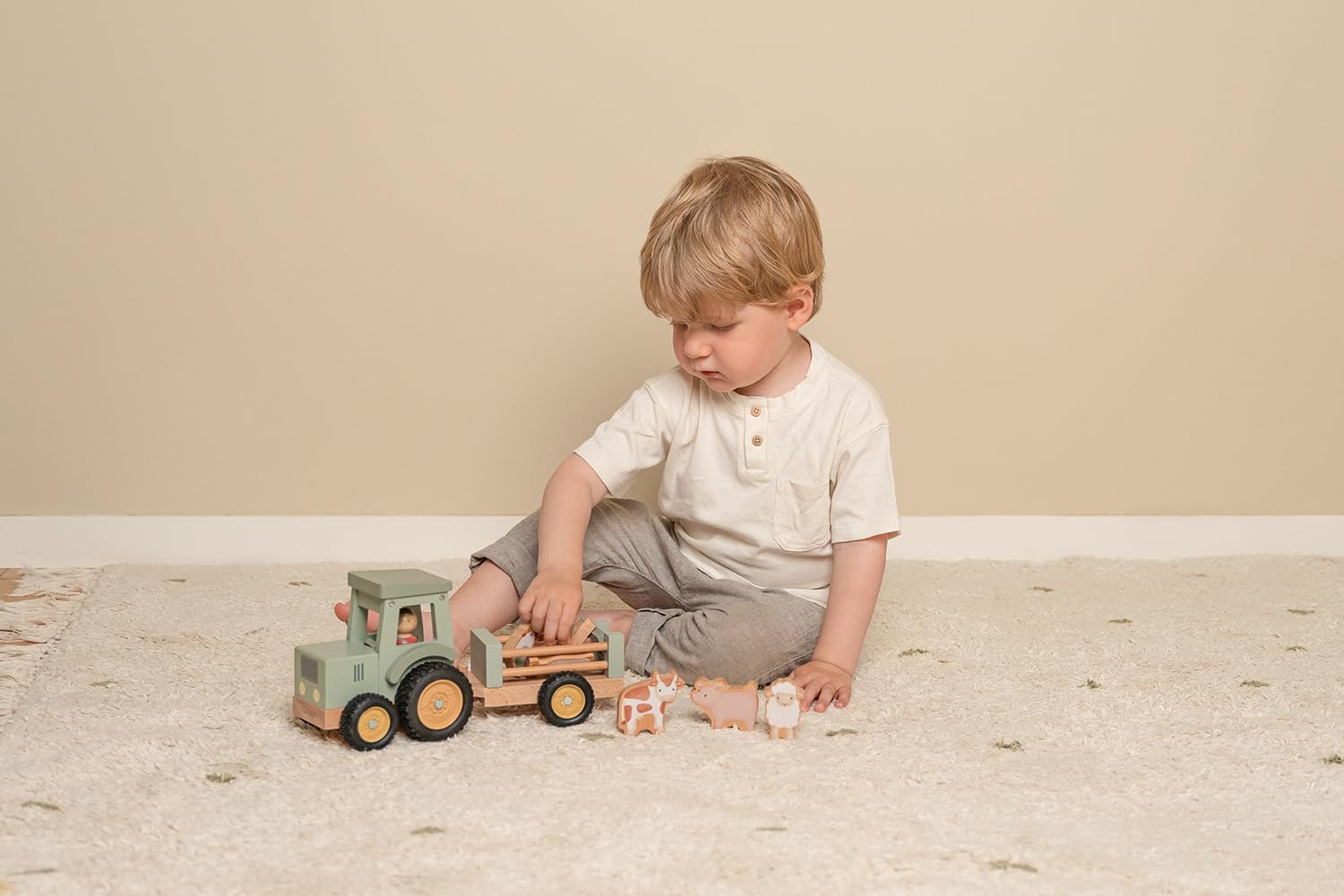 Little Dutch Trattore con rimorchio con animali e personaggio giocattolo in legno per bambini, verde, Little Farm