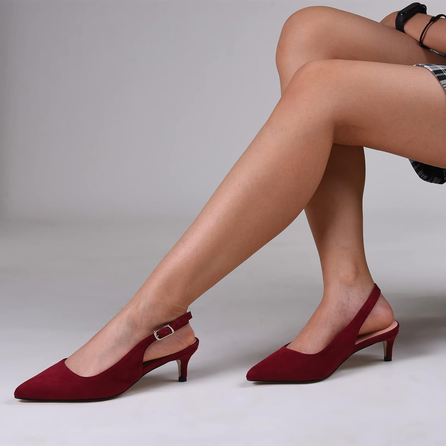 GENSHUO Women's Low Kitten Heel Slingback Ankle Strap Pump