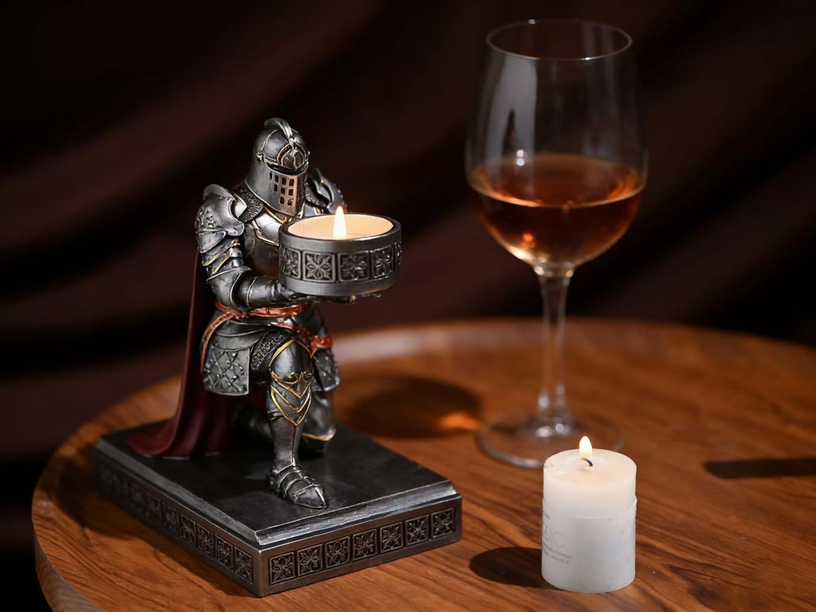King's Guard Kniender Ritter Kerzenhalter, Kunstharz, Haltung, Teelichthalter, Krieger, Handy-Ständer, Stifthalter, Kerzenhalter für Restaurant, Altar, Heimtisch (Eisen)