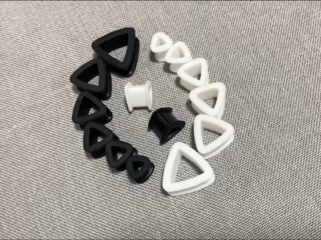 White Silicone Plug/Tunnel Body Jewelry Soft Silicone Ear Tunnels / Stretchers - Flexible Flesh Tunnels In Clear, Black, White Silicone Clear Plug/Tunnel Body Jewelry