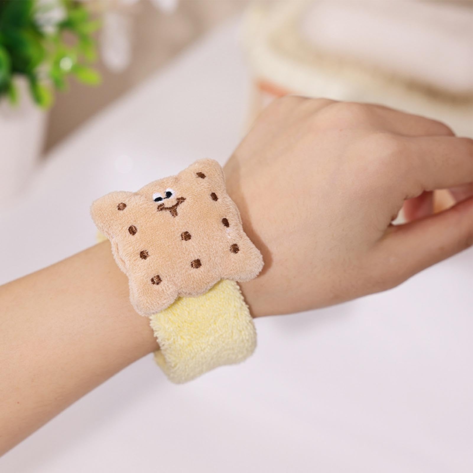 Cubremuñecas para lavarse la cara, pulsera para lavarse la cara,preciosas pulseras de toalla de muñeca para lavarse la cara | Muñeco polar Coral impermeable para mujer, colgante, banda para el sudor a
