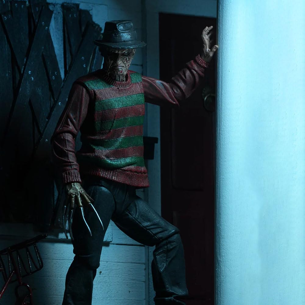 Figurine Freddy Krueger Zhongkaihua - 18 cm - Modèle en PVC - Décoration Noël, maison, bureau - Collection anniversaire - Décoration Halloween - Cadeau adulte