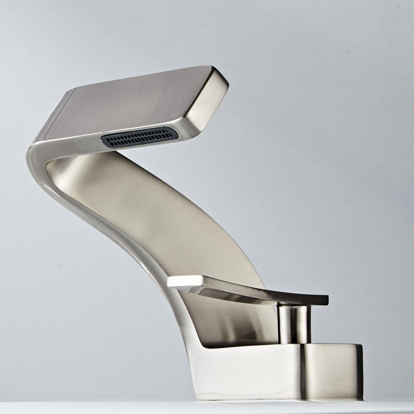 Robinet d'évier de salle de bain mitigeur cascade avec mécanisme économiseur d'eau