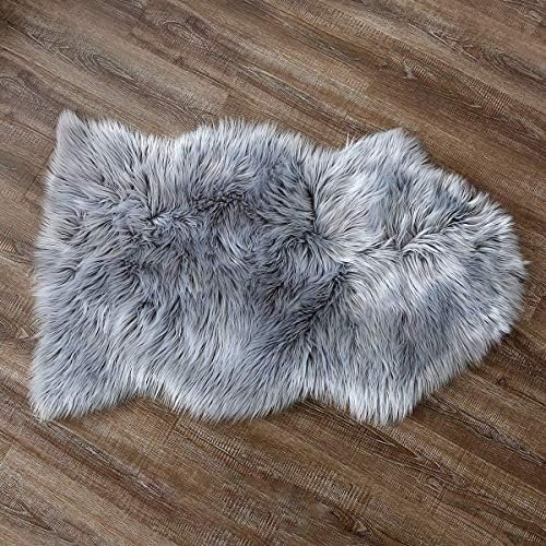 DQMEN Faux Fur Rug White Soft Fluffy Rug Shaggy Rugs Faux Sheepskin Rugs Floor Carpet for Bedrooms Living Room Kids Rooms Decor (Grey, 23.6 x 35.4 inch)