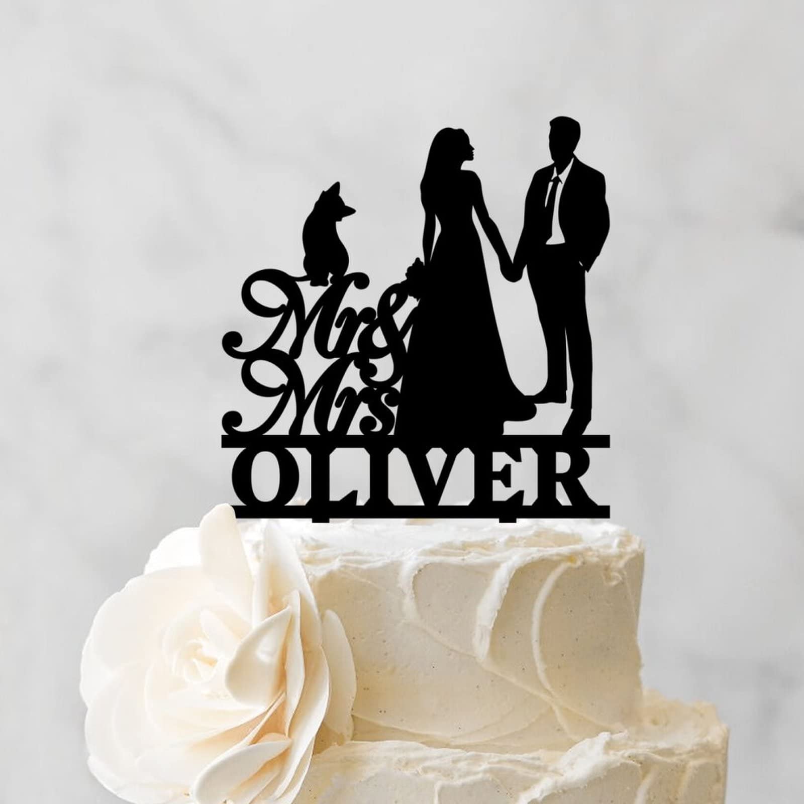 CARISPIBET Cake Topper Mariage Mr & Mrs – Époux S'embrassant Avec Bouquet, Design Élégant Acrylique Noir Personnalisable