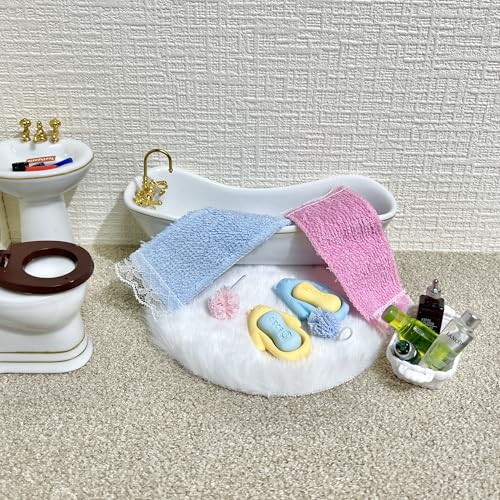 Accessoires de salle de bain pour maison de poupée : créez un coin beauté unique