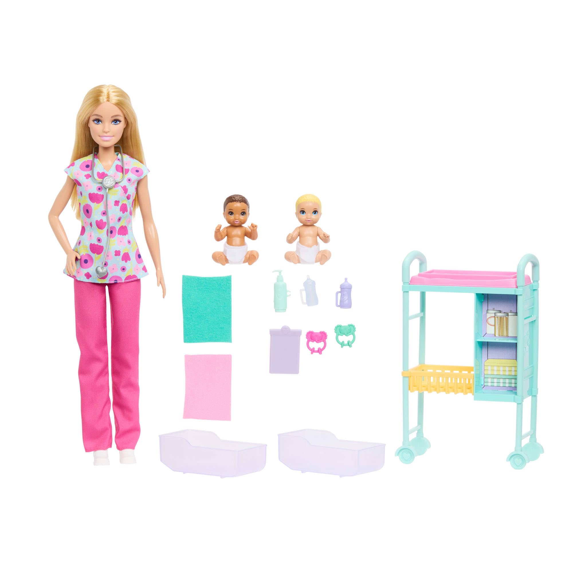 Barbie Carriere - Pediatra, set con bambola bionda con camice a fiori colorato, 2 mini bambole neonati, lettino per le visite e accessori a tema inclusi, 3+ anni, JMK12