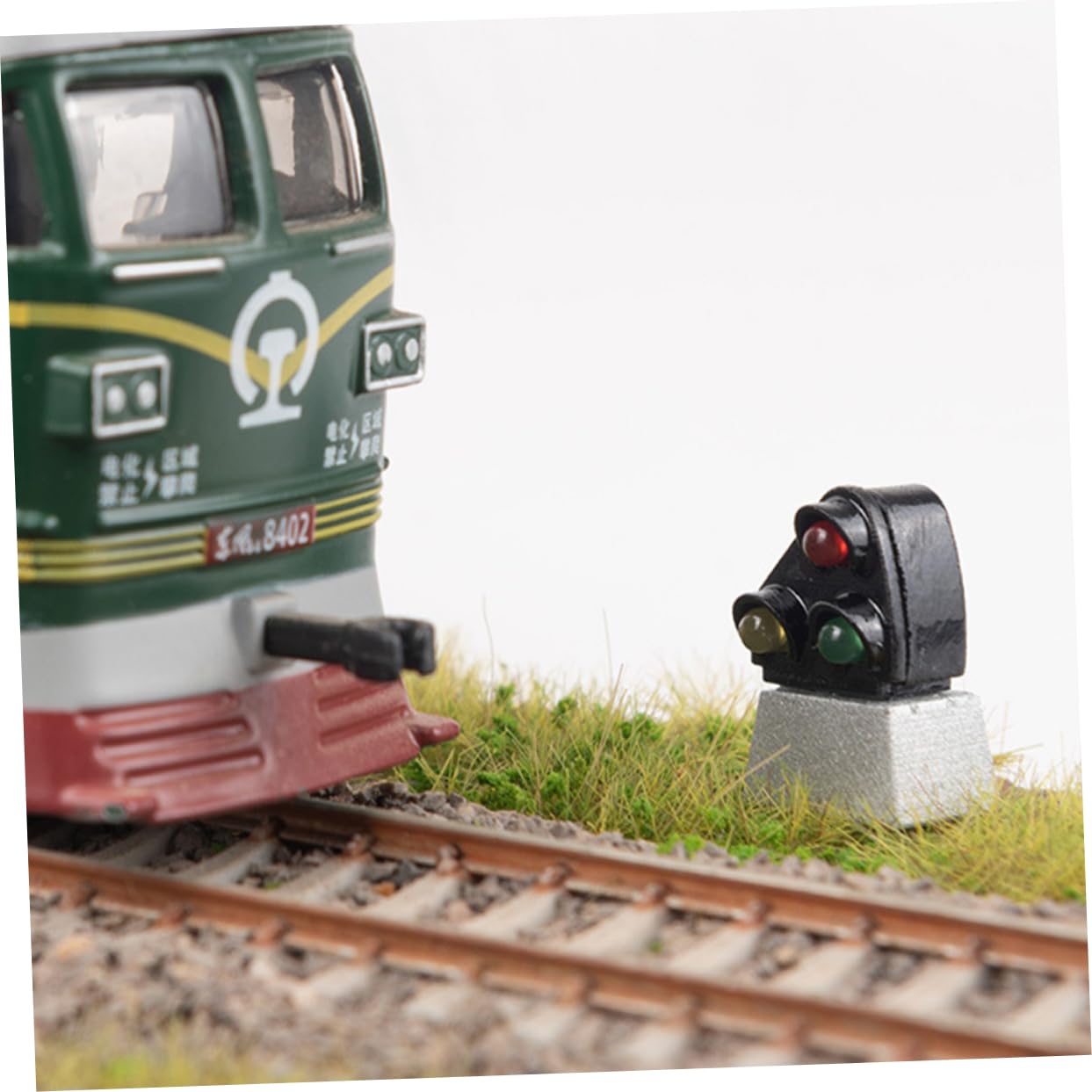 SEWOART Miniature Traffic Light Models for Model Trains Set of 4 Realistic Design Ideal for DIY Table Decor