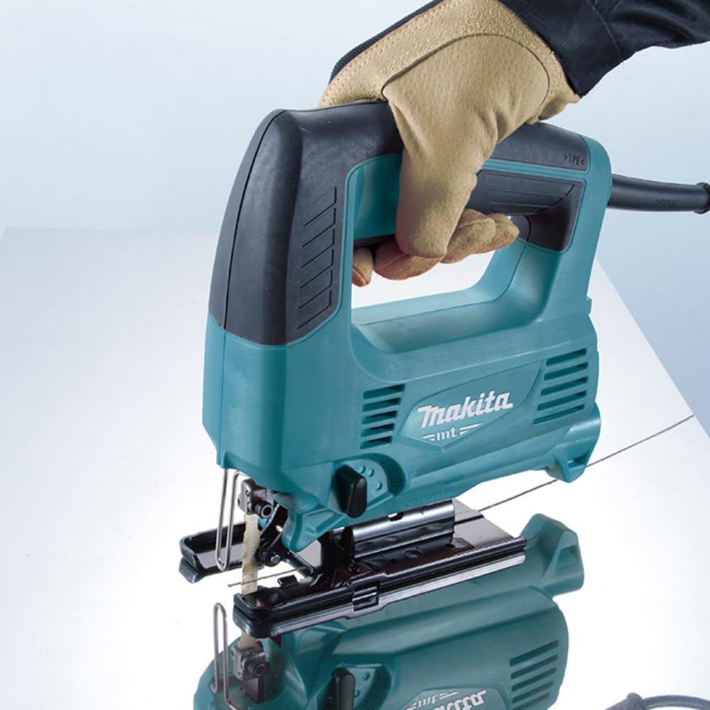 Sierra de calar 450W marca Makita