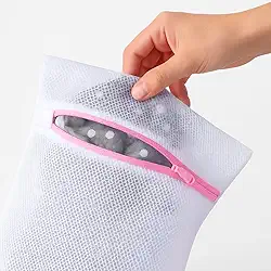 Saco para Lavar Roupa Delicada na Maquina Kit com 3 Unidades Saco de Lavar 50x70 cm Resistente com Ziper.