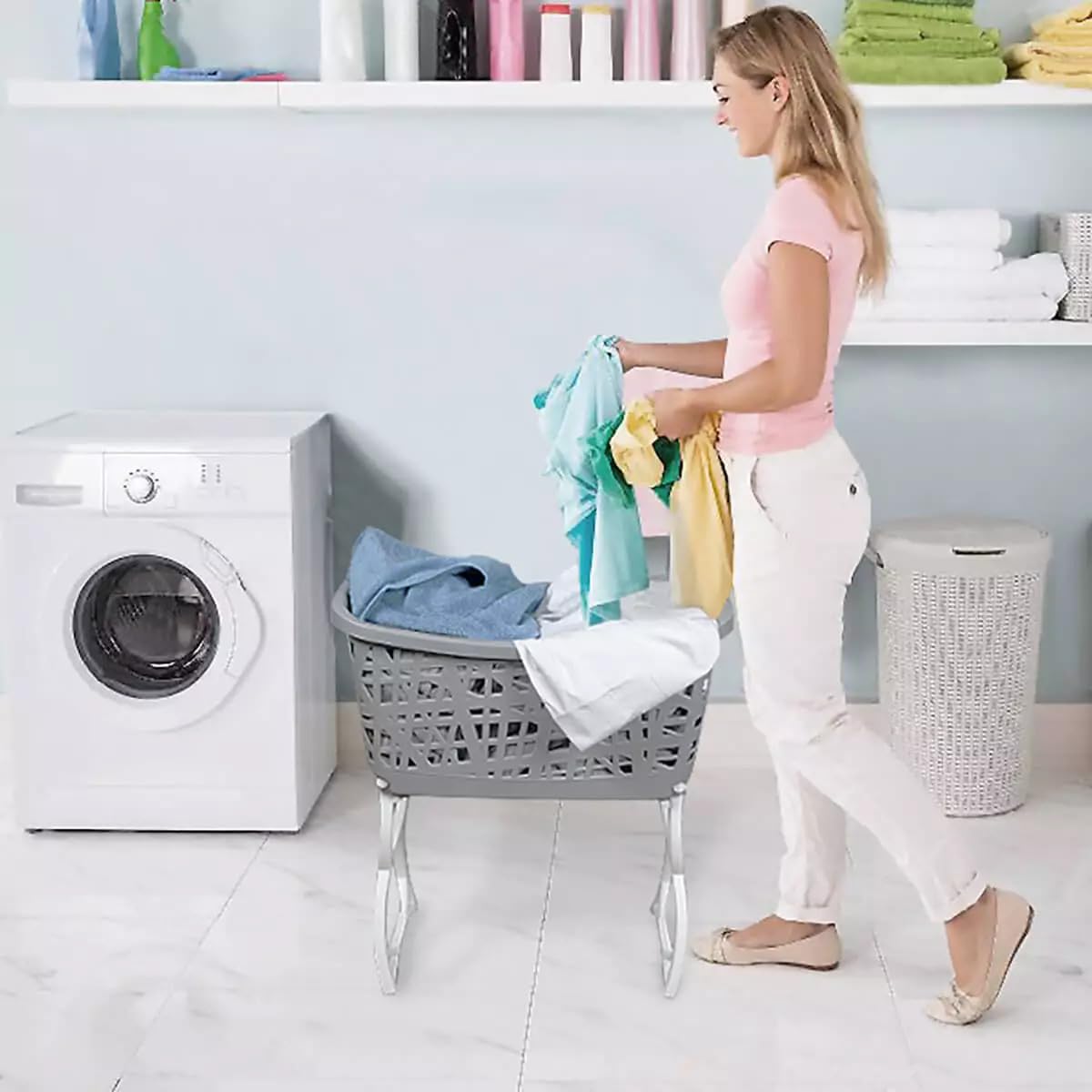Cesto para Ropa Sucia Plegable con Patas, Cesta de Colada 40L, Diseño Ventilado de Rejilla, Cesto Lavandería de Plástico Fácil de Limpiar, Gris y Blanco, 59 x 38,5 x 69 cm