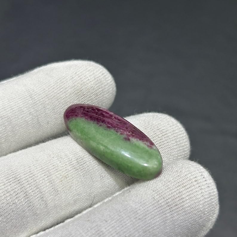 Création bijoux unique avec ce cabochon rubis zoïsite naturel 32x12mm - 6