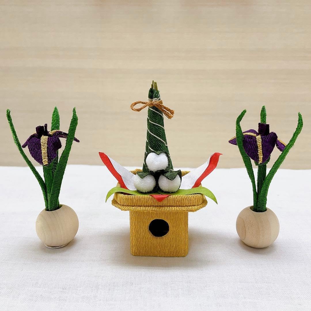 五月人形　創作人形　古布ちりめん細工　ちまき柏餅　かがり火　花菖蒲 Amazon.co.jp: 五月飾り【花菖蒲一対＆ちまき飾り】 ちりめん細工 五月