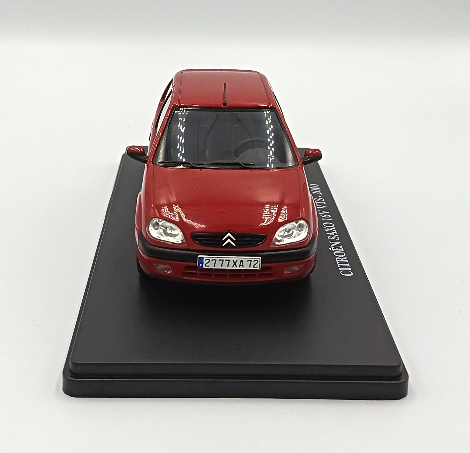 OPO 10 Modellino da Collezione in Scala 1/24 Compatibile con Citroën Saxo 16V Vts - 2000 - VC094