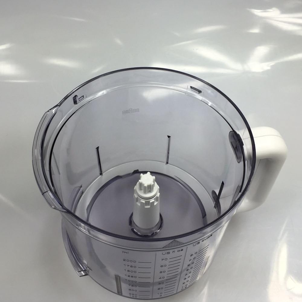 Топ view of the Braun CombiMax food processor bowl.