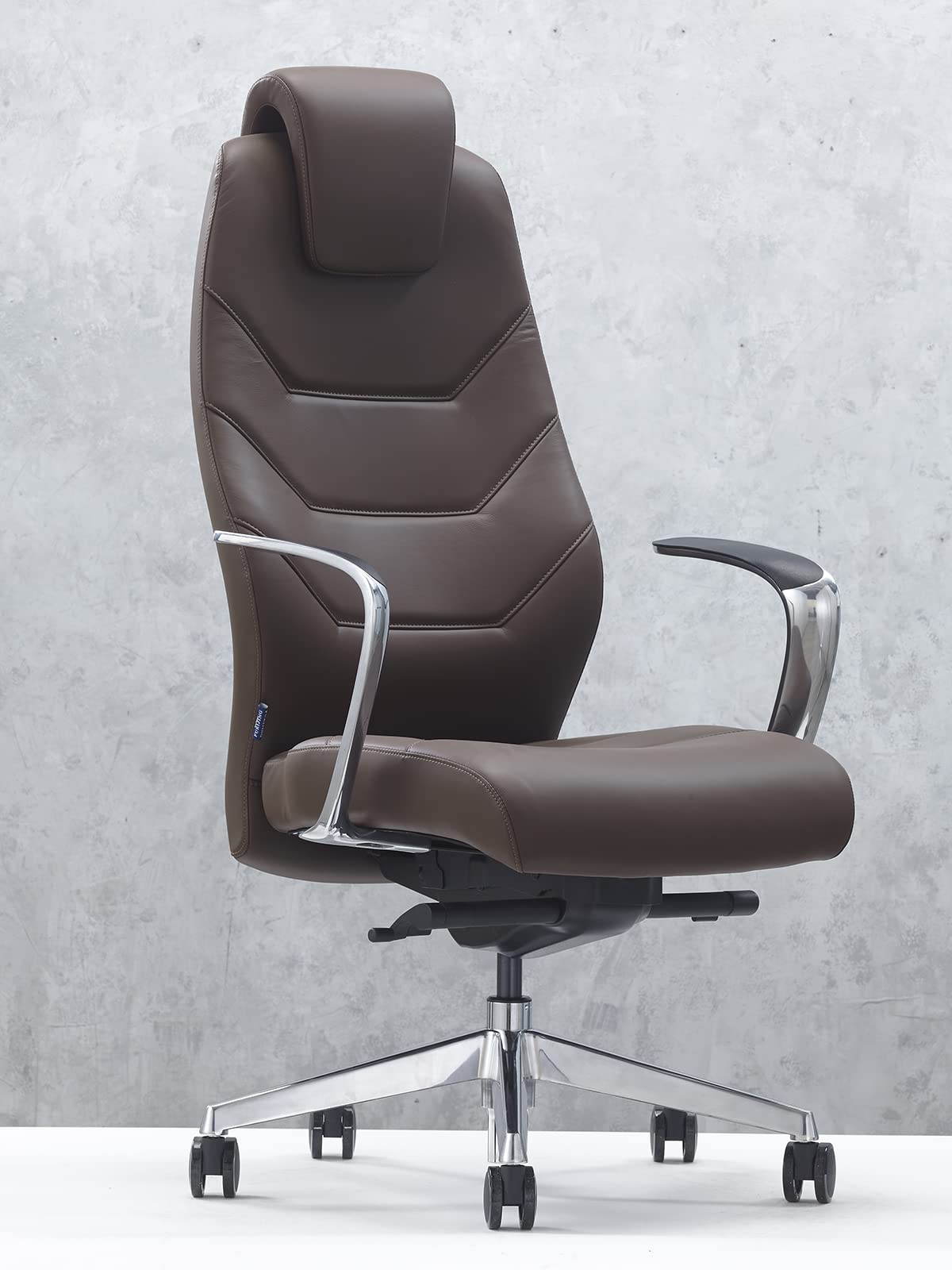 Silla de oficina de piel auténtica con respaldo alto, base giratoria de aluminio, mecanismo reclinable ergonómico, piel auténtica, color marrón oscuro