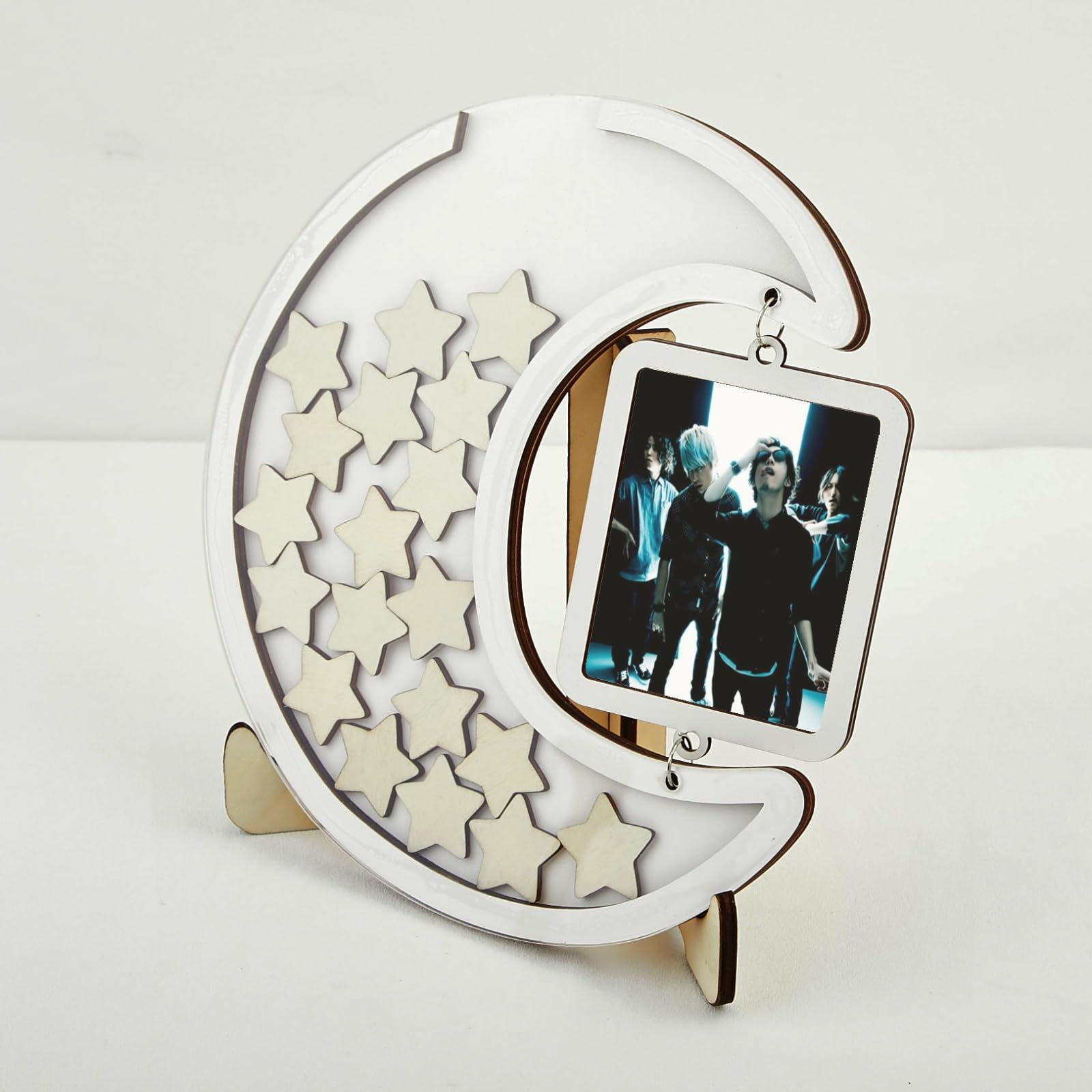 Amazon.co.jp: One Ok Rock ワンオクロック 木製 月型 装飾品