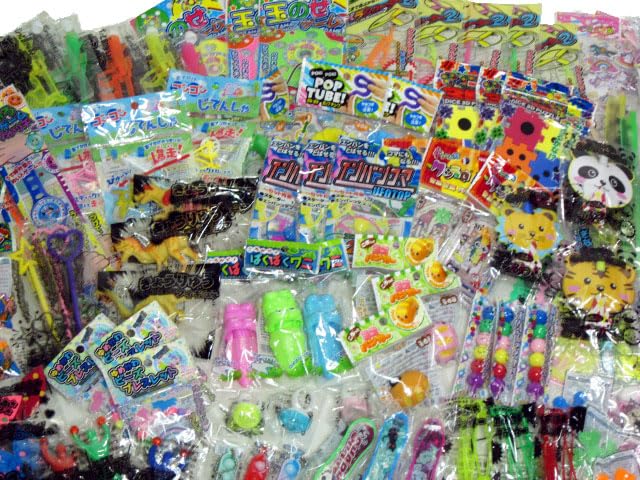 Japanese Prize Toy Variety Mix Set of 100 Plastic Party Carnival Prizes