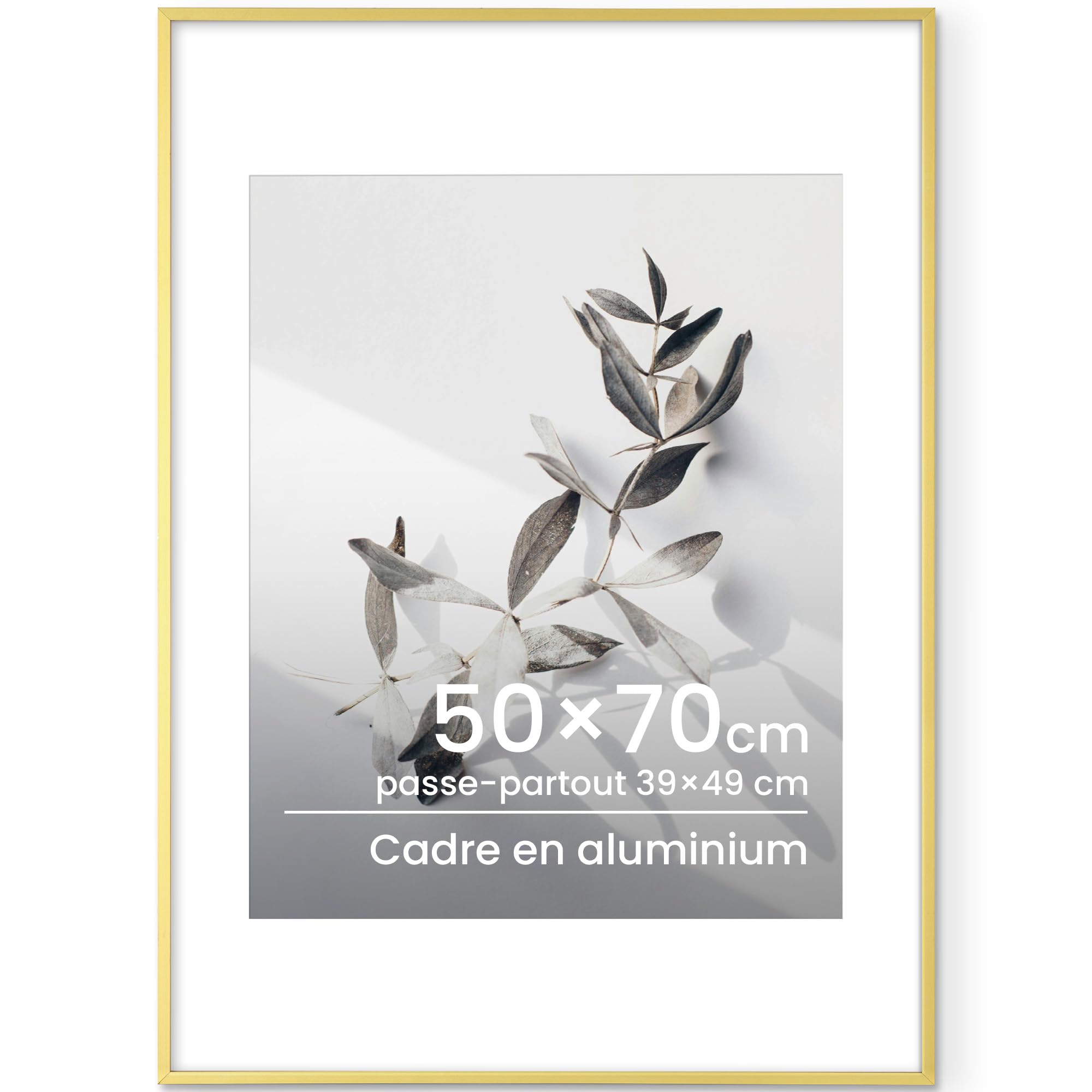 Cadre photo 50x70 cm doré pour illuminer votre salon ou une exposition d'art