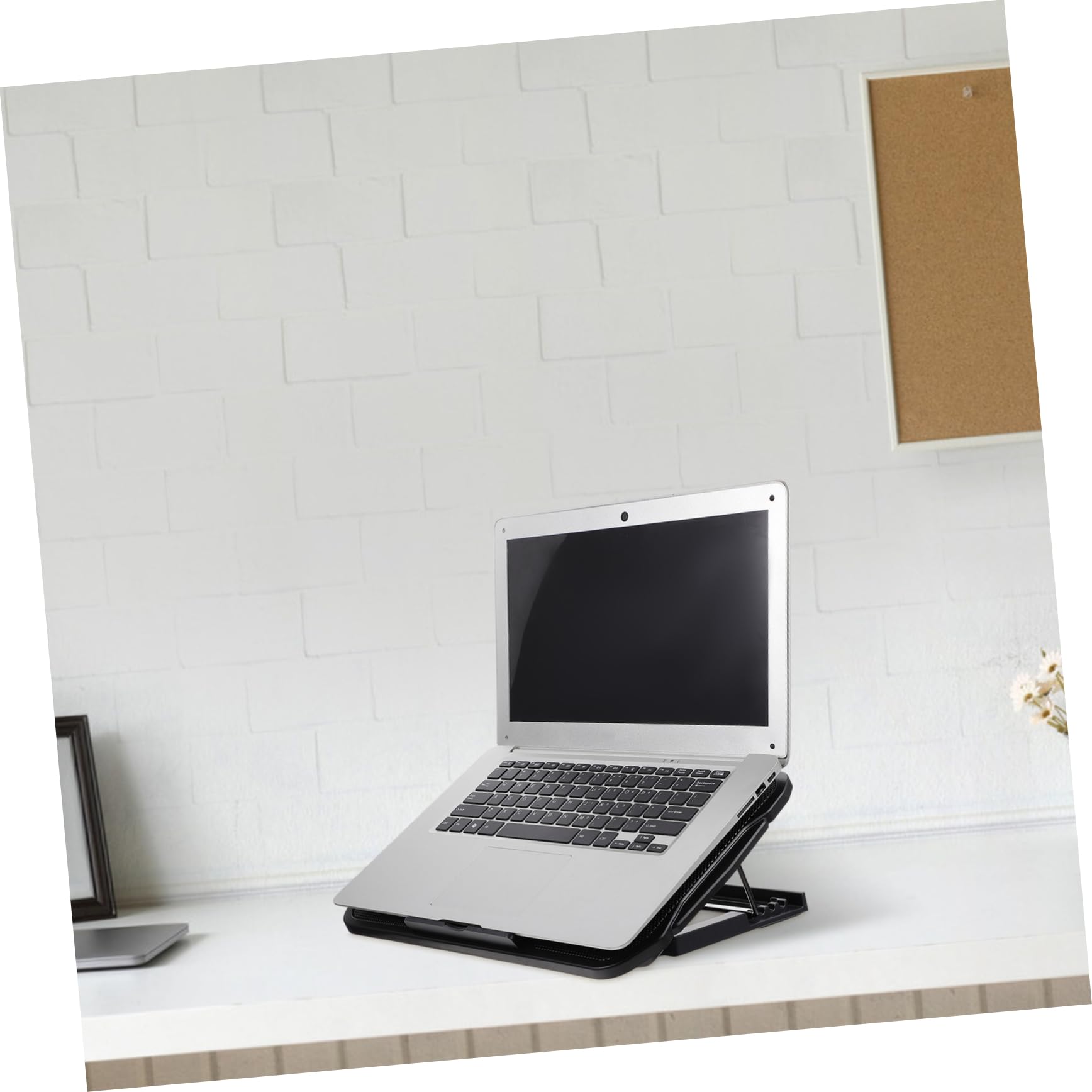Soporte Refrigerante para Portátil Multifuncional con Ventilador Ajustable Doble USB y Base Antideslizante para Uso Ergonómico Escritorio