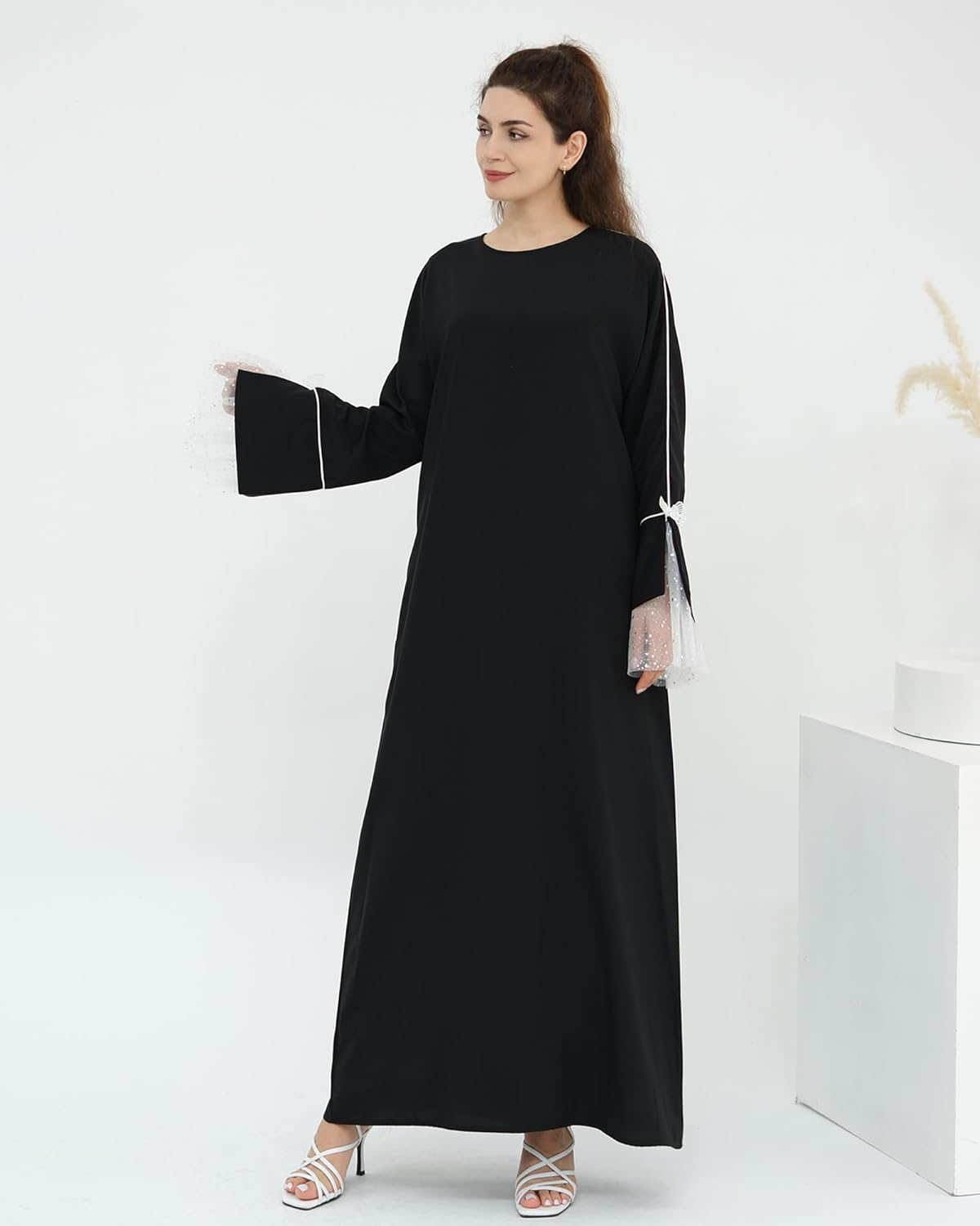 Luxury Black Abaya Dress with Intricate Lace Cuffs Full-Coverage Modest Wear for Muslim Women Elegant Prayer Dress - Image 5