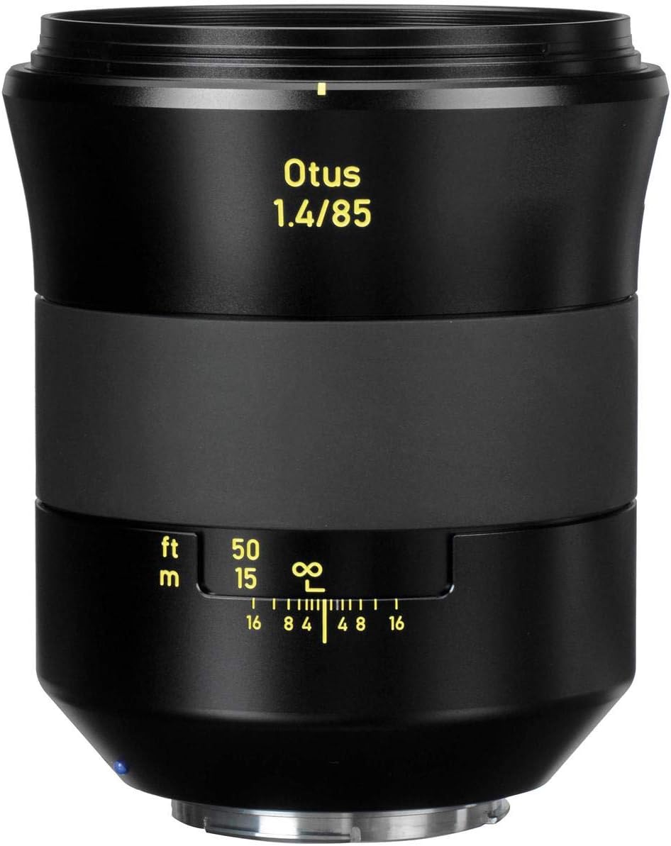 Close-up of ZEISS Otus 85mm f/1.4 lens focus and aperture rings