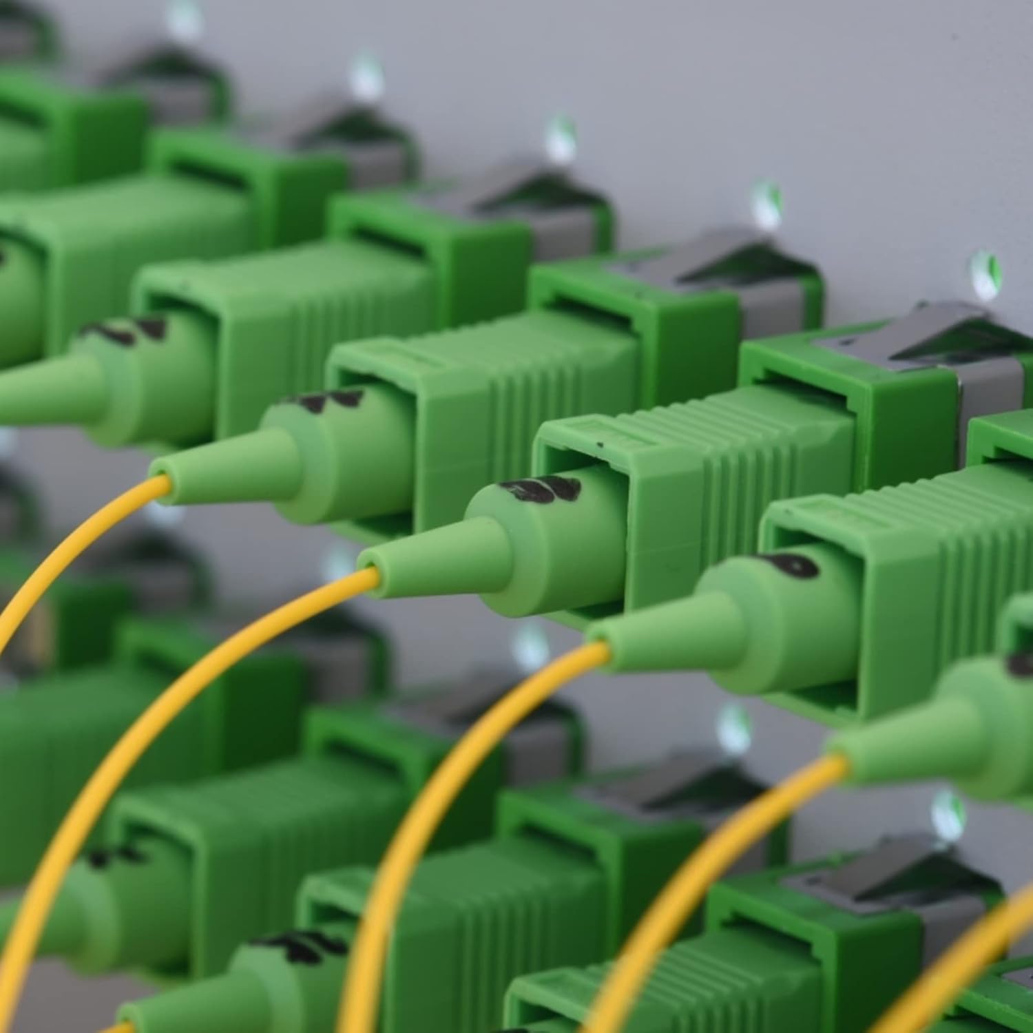 100 Pack Fiber Optical Coupler, SC/APC Singlemode Fiber Optic Adapter, SC Female to SC Female APC Single Mode Fiber Optical Coupler, Network Internet Connector Adapter with Mount Panel