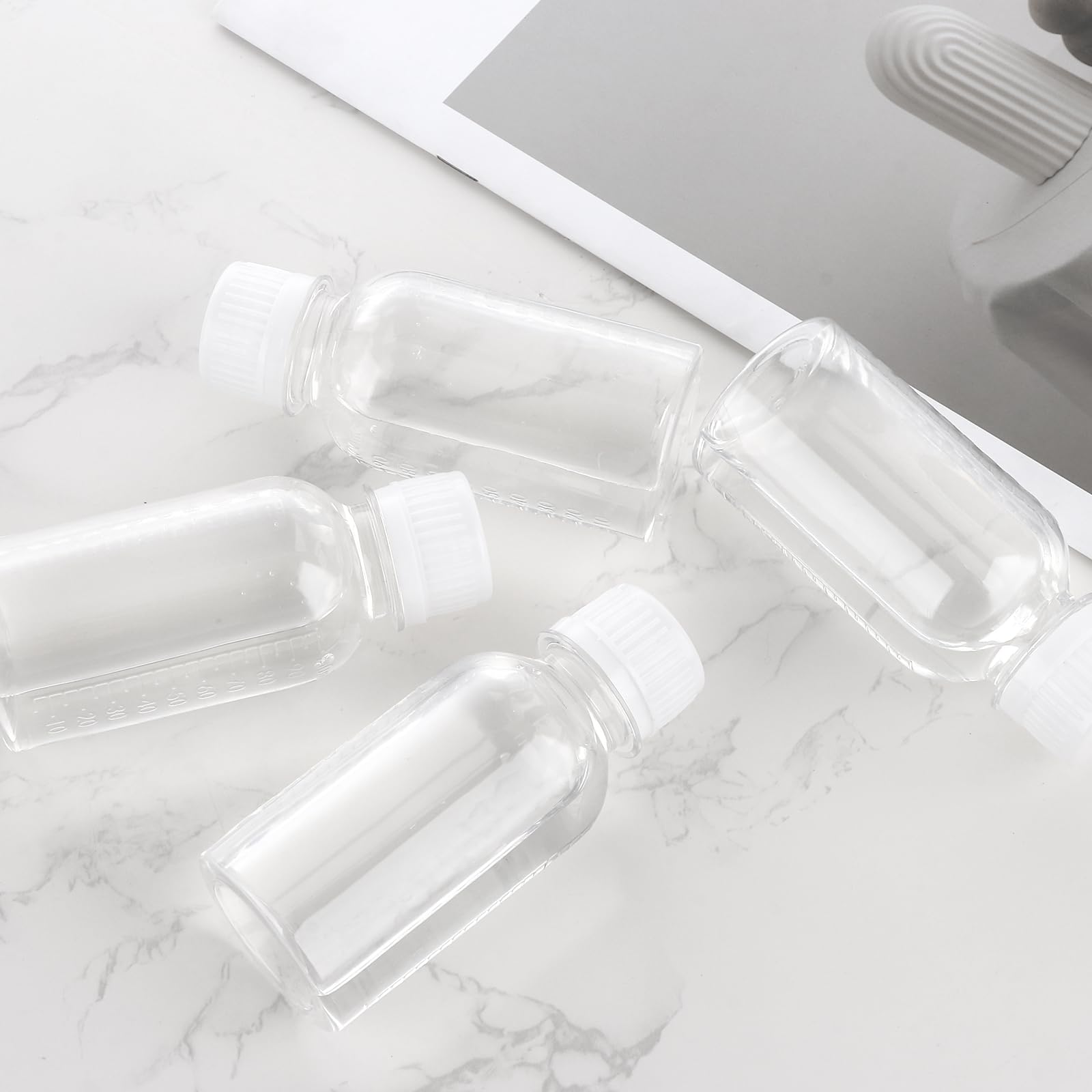 Confezione da 50 bottiglie da viaggio da 100 ml, in plastica trasparente con coperchio, piccole bottiglie in plastica PET con 5 imbuti per shampoo, lozioni, crema
