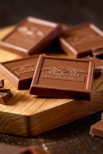 Miniatura 3 de GiftTree Cesta de regalo gourmet As Good As Gold, con trufas decadentes, delicias de chocolate, obleas de limón y delicias más exquisitas