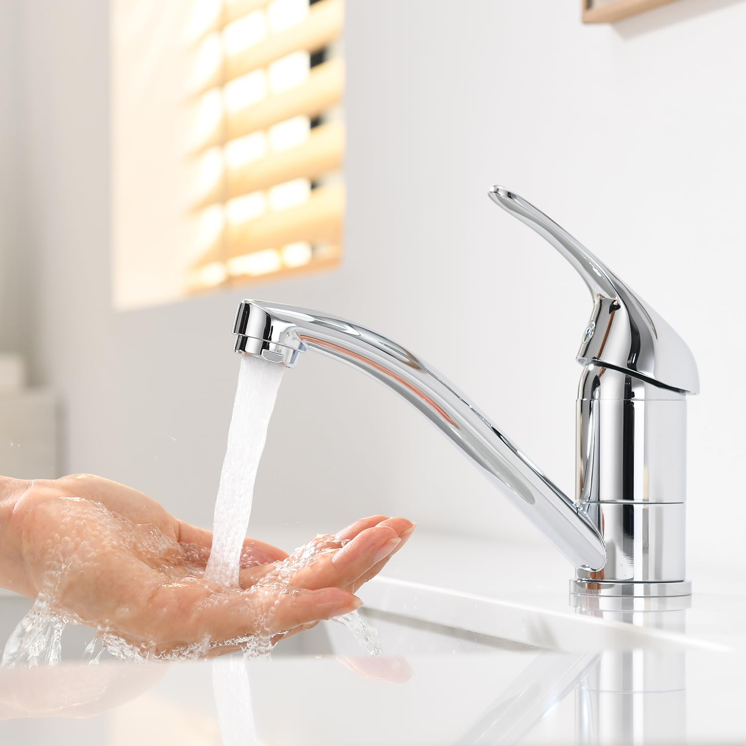 Robinet Salle de Bain Mitigeur Lavabo Chromé, Petit Robinet Lave Main Acier Inox, Aérateur Amovible, Chaud et Froid Réglable, Hauteur de Bec de 87 mm