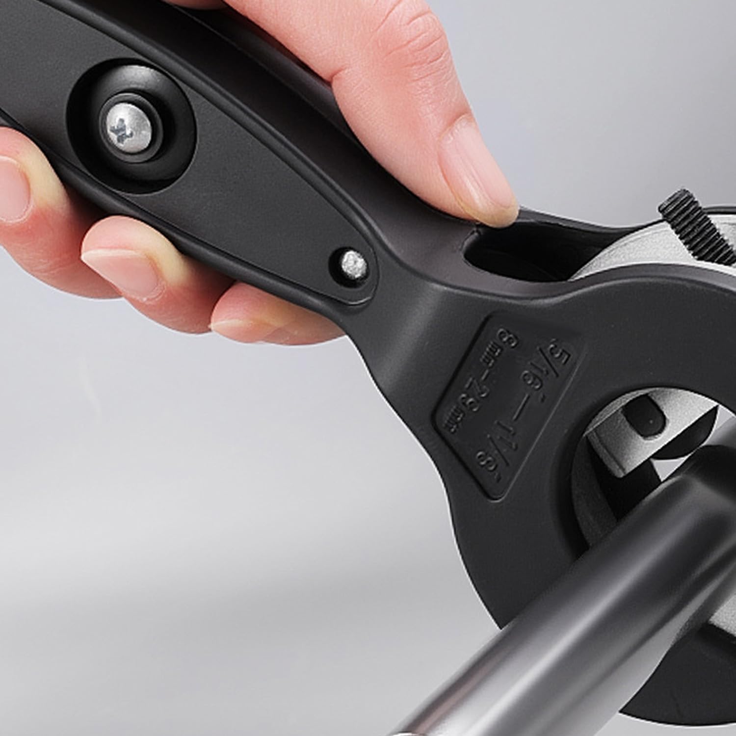 Ratcheting Tubing Cutter, Copper Pipe Cutter, Tubing Cutter 5/16" To 1 1/8", 2 in 1 Close Quarters Tube Compact Cutter for Tight Spaces for Cutting Copper, PVC, and Soft Metal Pipes