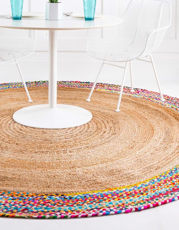 Tapis rond en jute naturelle pour réchauffer un sol froid de salon