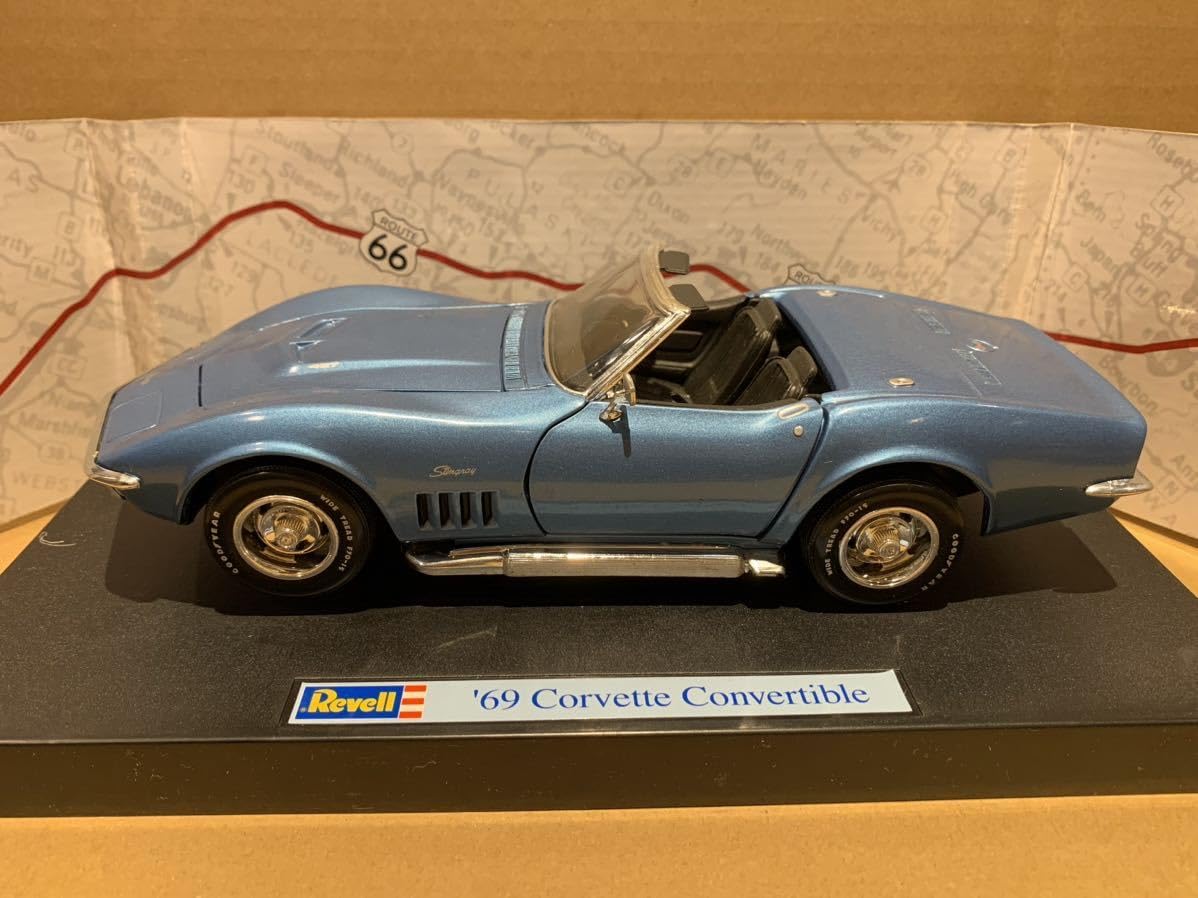 Amazon.co.jp: シボレーコルベットC3コンバーチブル1969 1/18