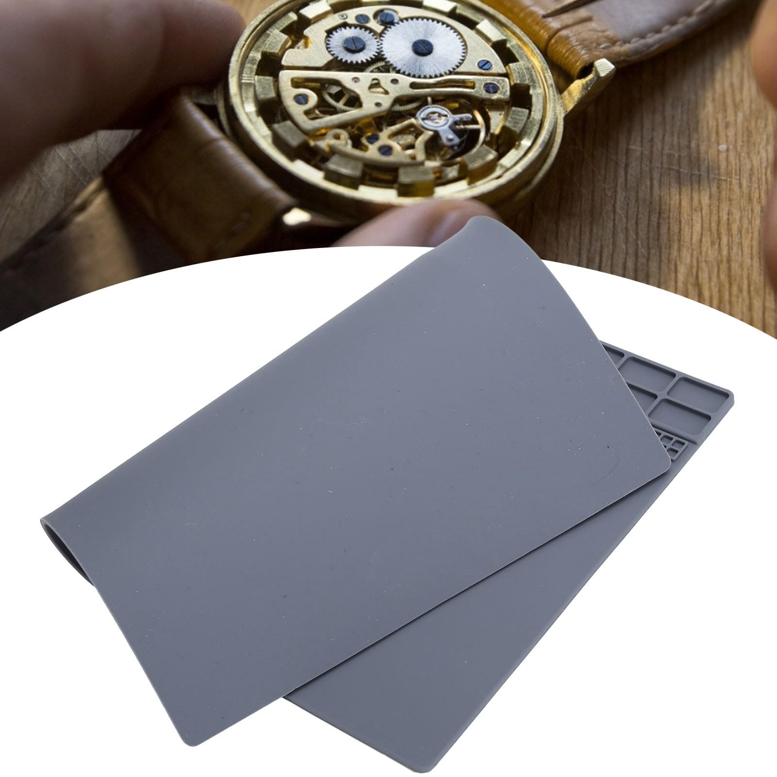 Tapis de nettoyage d'horloger gris antidérapant pour sécuriser le démontage