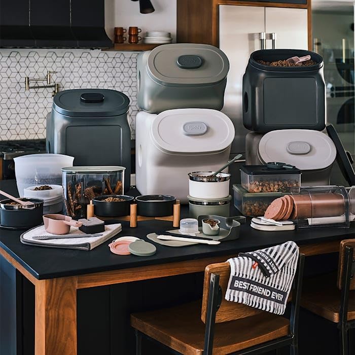 Reddy Black Airtight Food Storage Container for Dogs Medium 25 lbs. - Image 3