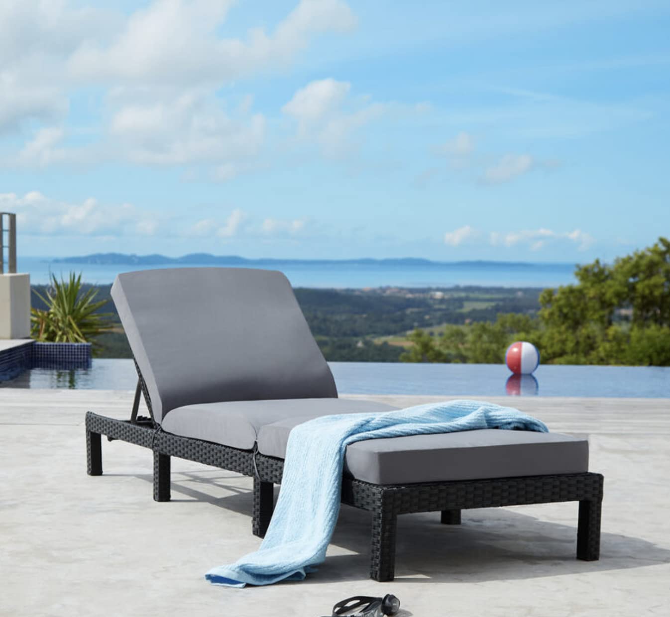 EVRE Rattan Sun Lounger Outdoor Garden Patio Set Wicker Weave Day Bed with Padded Cushions (Black)