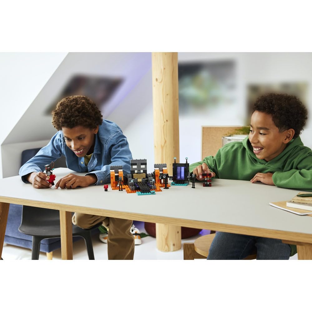 LEGO Minecraft Walka z Witherem 21590 | Przygoda w spaczonym lesie, zabawka dla 8-latka, prezent dla gracza w Minecrafta, zestaw klocków dla dzieci, 494 elementy