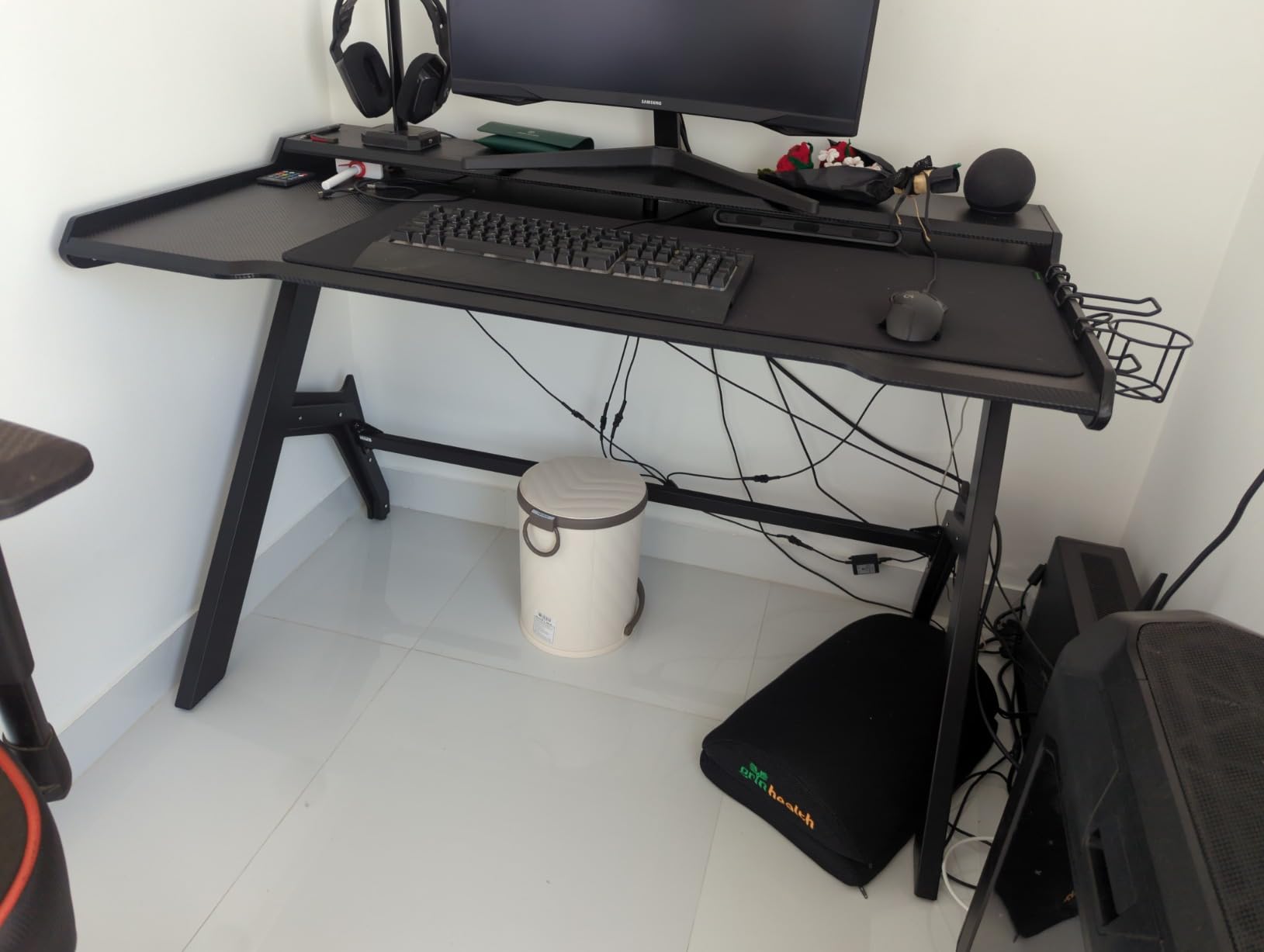 Comforts - Skyrim AccionX Gaming Table with LED with Elevated Monitor ...