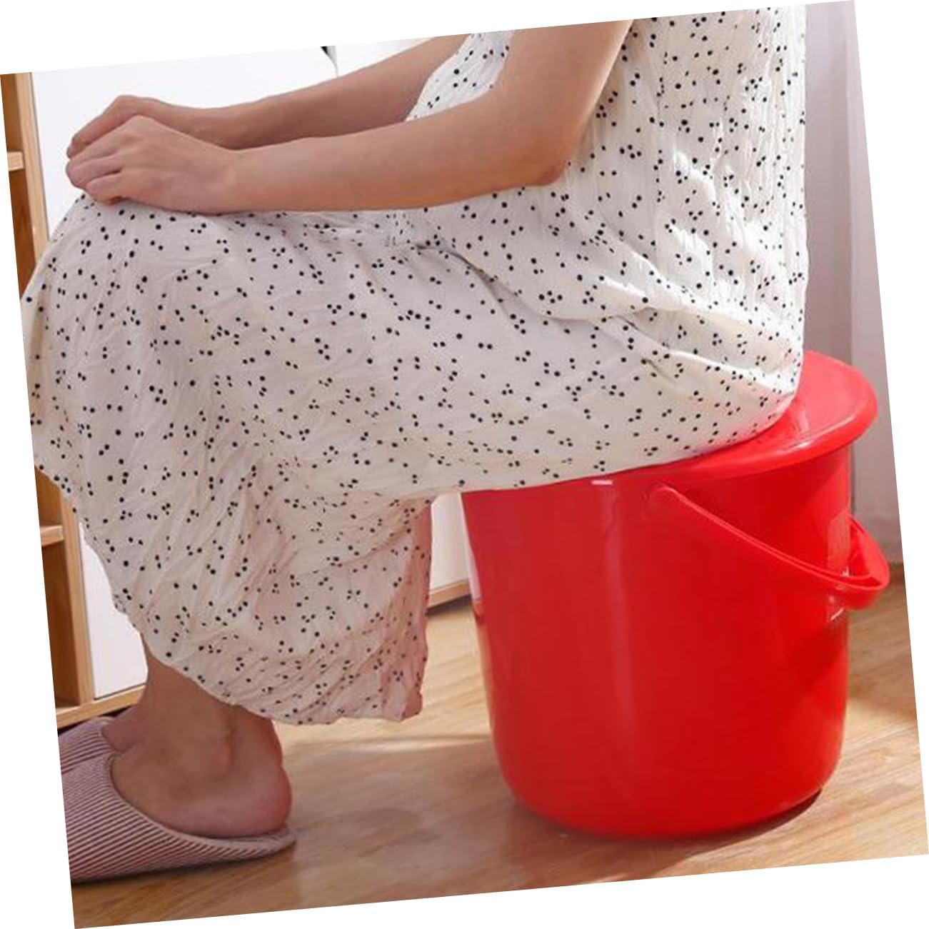 VALICLUD Chamber Pot for Urine Portable Night Urinal Plastic Urinal Pot Lid Boys and Girls Bucket Lightweight and Easy to Carry