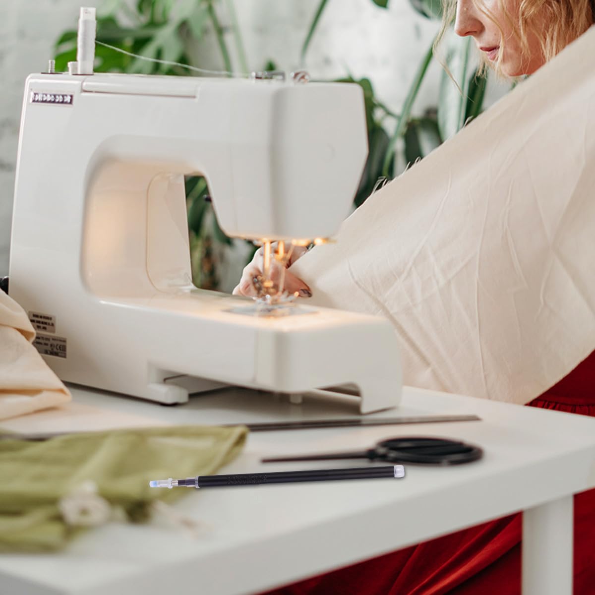 CALLARON Bolígrafo para Marcar Ropa Calor 100piezas, Rotulador para Tela Negro de Plástico, Diseño Ergonómico y Conveniente para Coser y Trazar Patrones