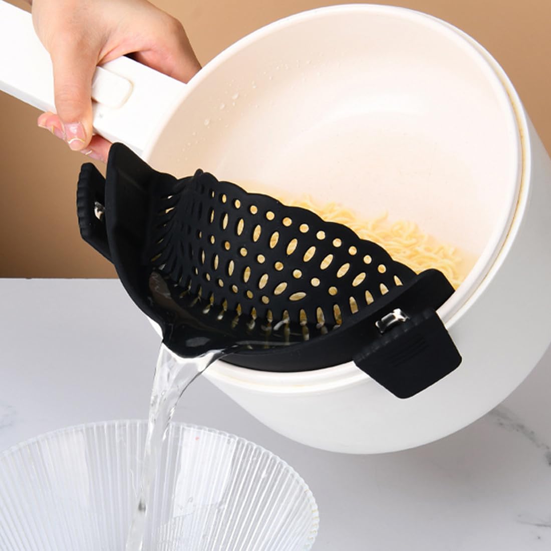 Tamis De Cuisine KGDUYC En Silicone - Passoire Latérale Pour Casserole - Filtre à Nouilles Et Légumes - Noir